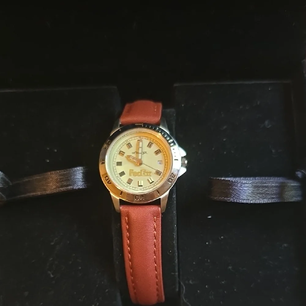 NIB- Montreux Vintage Elegant Brown Leather Strap Watch FedEx Branded